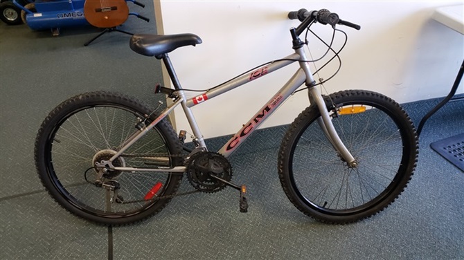 Hock Shop Marketplace CCM 18 SPEED YOUTH MOUNTAIN BIKE